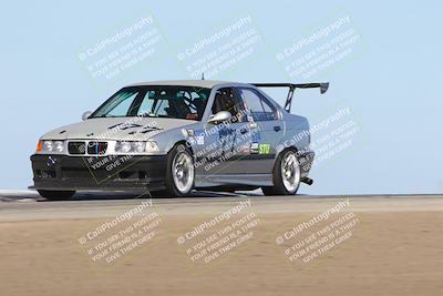 media/Oct-26-2025-CalClub SCCA (Sun) [[8ce1e69566]]/Group 2/Grapevine/